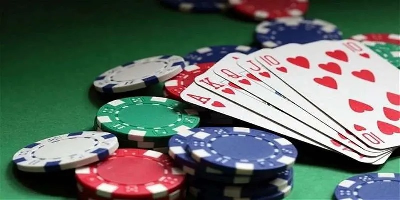 Poker online với những điểm tổng quan